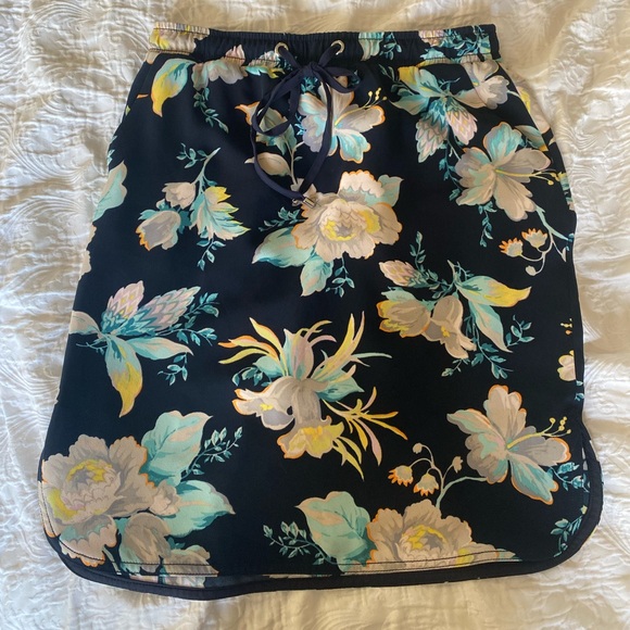 Ann Taylor Floral Print Women's Two Piece Set - Picture 5 of 9